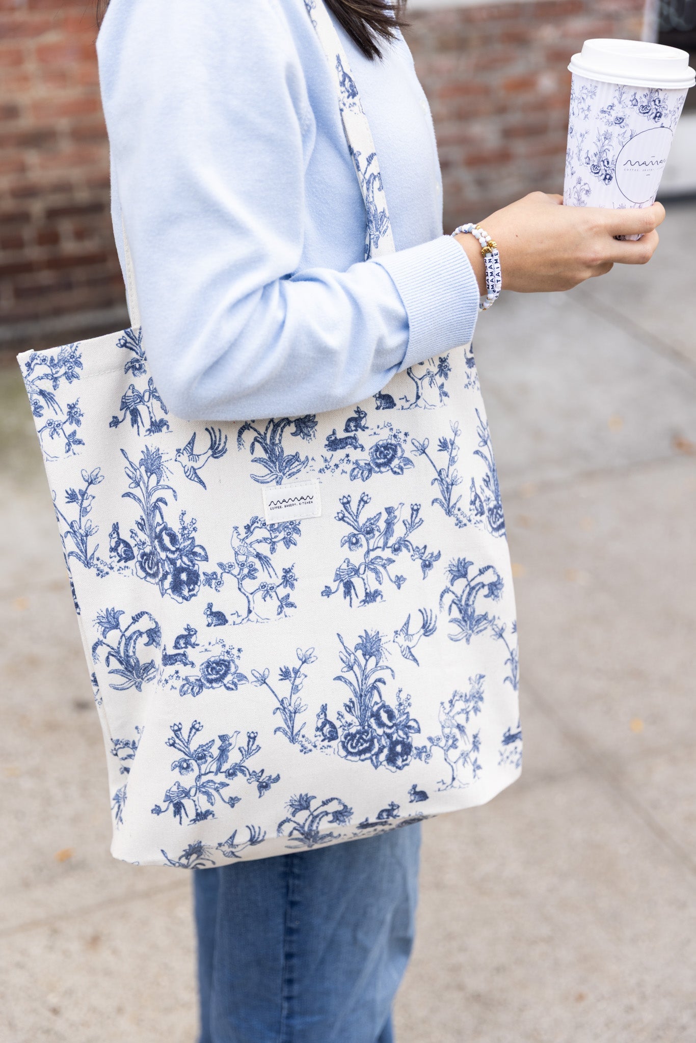 signature toile tote bag (FRENCH WINK)