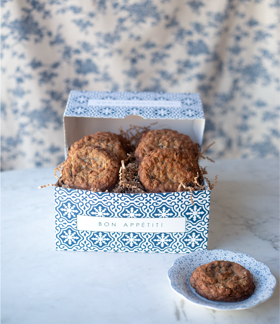 oatmeal raisin cookie box (FRENCH WINK)