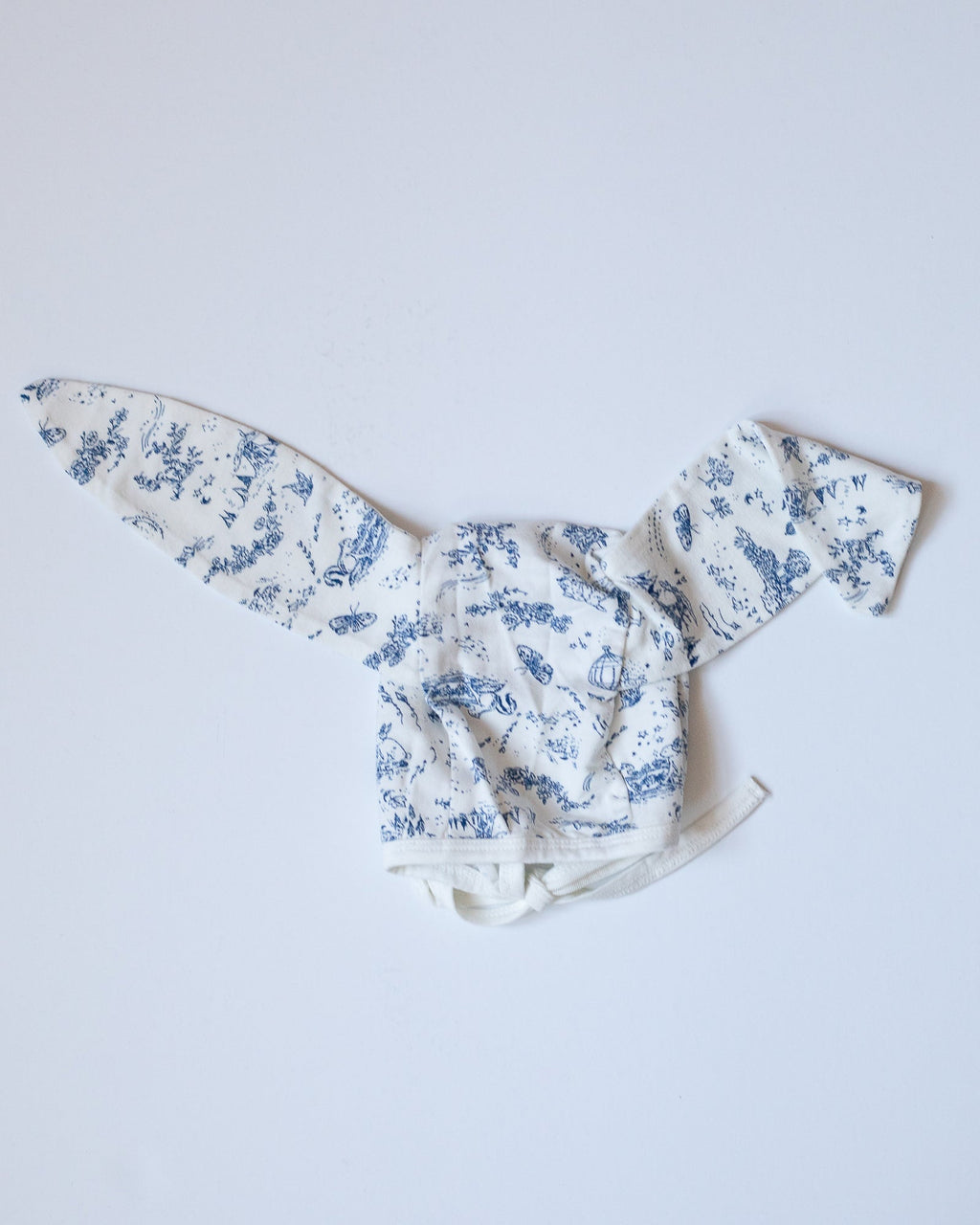 the flopsy bunny bonnet {storytime toile} (FRENCH WINK)