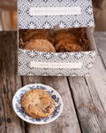 classic chocolate chip cookie gift box (FRENCH WINK)